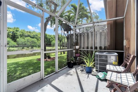 Купить таунхаус в Уэстон, Флорида 2 спальни, 90.02м2, № 2066189 - фото 30