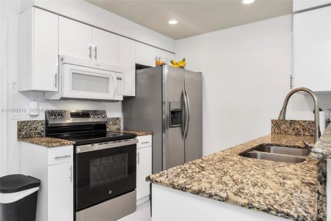 Купить таунхаус в Уэстон, Флорида 2 спальни, 90.02м2, № 2066189 - фото 8