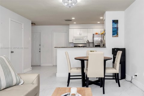 Купить таунхаус в Уэстон, Флорида 2 спальни, 90.02м2, № 2066189 - фото 18