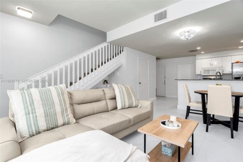 Купить таунхаус в Уэстон, Флорида 2 спальни, 90.02м2, № 2066189 - фото 17