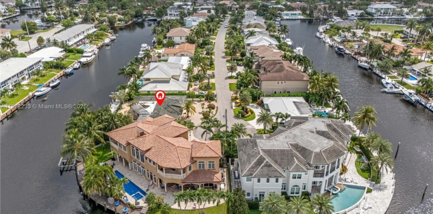 Дом в Лайтхаус-Пойнт, Флорида 4 спальни, 333.52м2 № 1927274