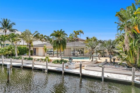 Купить виллу или дом в Лайтхаус-Пойнт, Флорида 4 спальни, 333.52м2, № 1927274 - фото 3