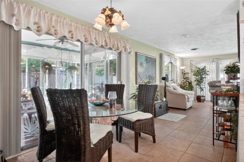 House in Daytona Beach, Florida 3 bedrooms, 127.46 sq.m. № 1914408 - photo 8