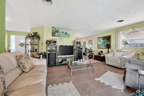 House in Daytona Beach, Florida 3 bedrooms, 127.46 sq.m. № 1914408 - photo 7