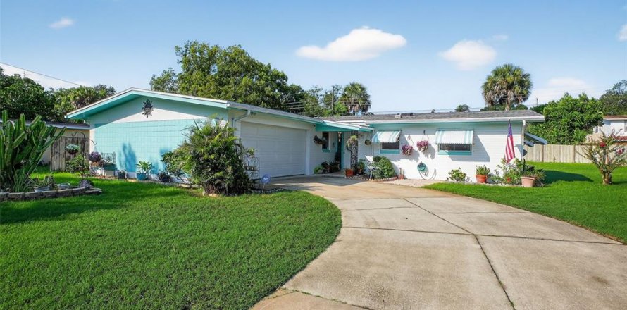 House in Daytona Beach, Florida 3 bedrooms, 127.46 sq.m. № 1914408