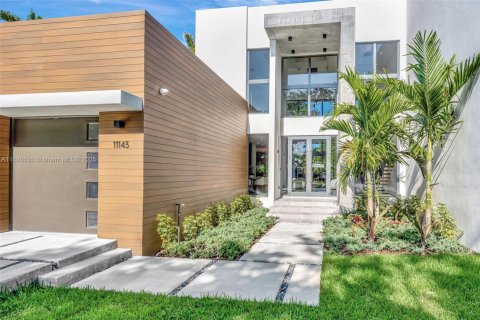 Casa en venta en Biscayne Park, Florida, 4 dormitorios № 1933654 - foto 4