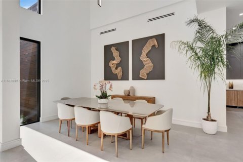 Casa en venta en Biscayne Park, Florida, 4 dormitorios № 1933654 - foto 11