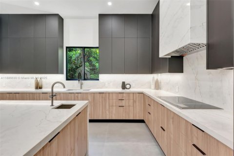 Casa en venta en Biscayne Park, Florida, 4 dormitorios № 1933654 - foto 16