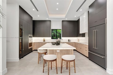 Casa en venta en Biscayne Park, Florida, 4 dormitorios № 1933654 - foto 14