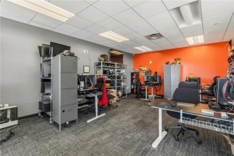 Commercial property in Orlando, Florida 300.26 sq.m. № 2234819 - photo 8