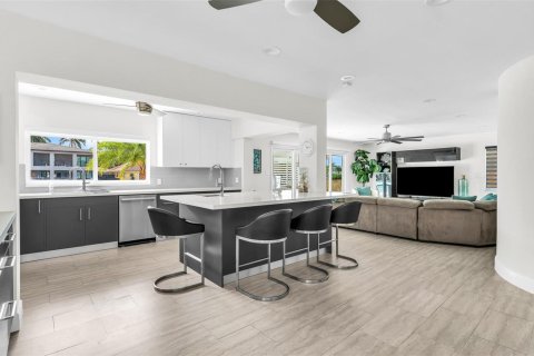 Villa ou maison à louer à Fort Lauderdale, Floride: 5 chambres, 353.96 m2 № 2179996 - photo 17