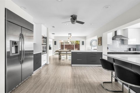 Villa ou maison à louer à Fort Lauderdale, Floride: 5 chambres, 353.96 m2 № 2179996 - photo 13