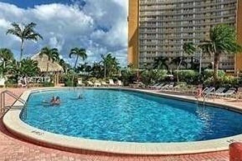 Copropriété à vendre à Pompano Beach, Floride: 1 chambre, 82.68 m2 № 2374173 - photo 13