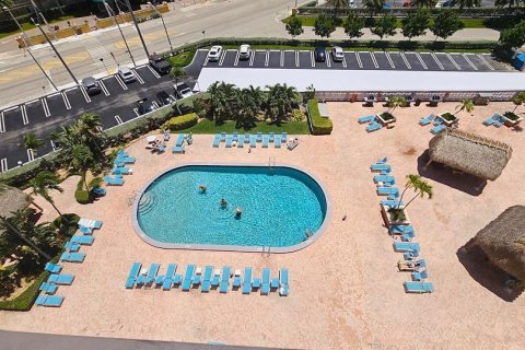 Copropriété à vendre à Pompano Beach, Floride: 1 chambre, 82.68 m2 № 2374173 - photo 14