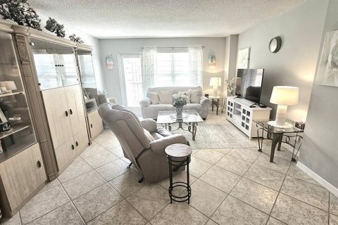 Copropriété à vendre à Pompano Beach, Floride: 1 chambre, 82.68 m2 № 2374173 - photo 4