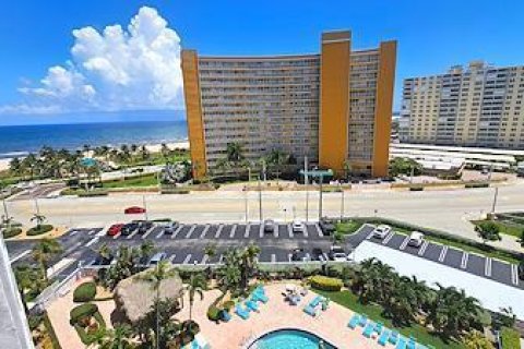 Copropriété à vendre à Pompano Beach, Floride: 1 chambre, 82.68 m2 № 2374173 - photo 12