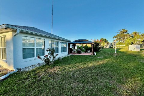 House in Summerfield, Florida 3 bedrooms, 156.82 sq.m. № 1762321 - photo 12
