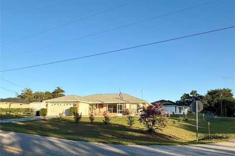 House in Summerfield, Florida 3 bedrooms, 156.82 sq.m. № 1762321 - photo 1