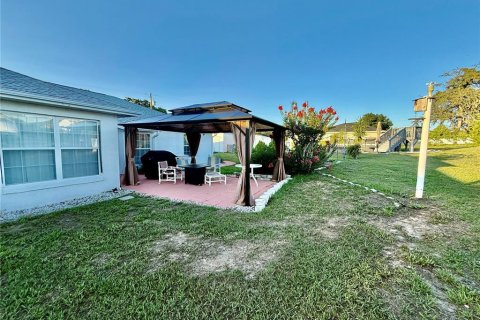House in Summerfield, Florida 3 bedrooms, 156.82 sq.m. № 1762321 - photo 13