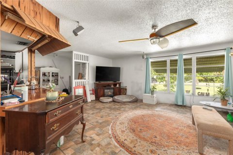 Casa en venta en Fort Myers, Florida, 3 dormitorios № 1823550 - foto 4