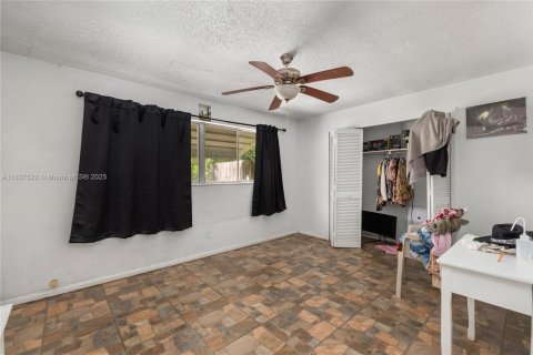 Casa en venta en Fort Myers, Florida, 3 dormitorios № 1823550 - foto 14