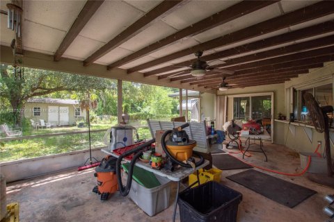 Casa en venta en Fort Myers, Florida, 3 dormitorios № 1823550 - foto 16