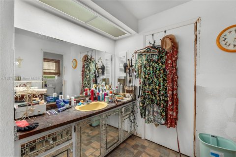 Casa en venta en Fort Myers, Florida, 3 dormitorios № 1823550 - foto 12