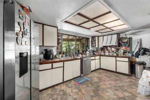 Casa en venta en Fort Myers, Florida, 3 dormitorios № 1823550 - foto 10