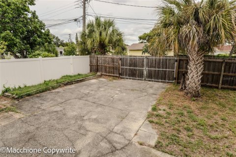 Villa ou maison à vendre à Saint Petersburg, Floride: 3 chambres, 154.4 m2 № 2399493 - photo 6