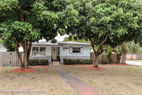Villa ou maison à vendre à Saint Petersburg, Floride: 3 chambres, 154.4 m2 № 2399493 - photo 3
