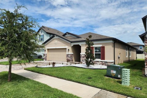 Villa ou maison à vendre à Wesley Chapel, Floride: 4 chambres, 205.13 m2 № 2362481 - photo 2
