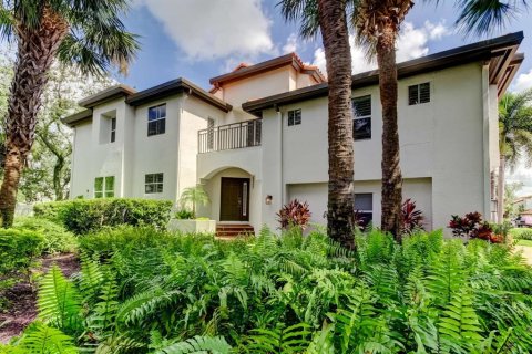 Adosado en venta en Tampa, Florida, 3 dormitorios, 203.08 m2 № 1829867 - foto 1