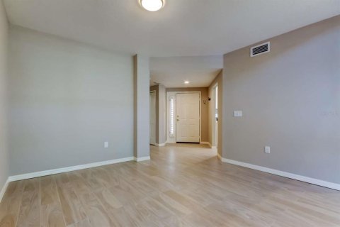 Adosado en venta en Tampa, Florida, 3 dormitorios, 203.08 m2 № 1829867 - foto 4
