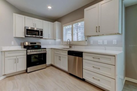 Adosado en venta en Tampa, Florida, 3 dormitorios, 203.08 m2 № 1829867 - foto 14