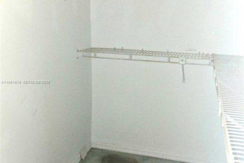 Купить виллу или дом в Майами-Лейкс, Флорида 3 спальни, 157.47м2, № 2043386 - фото 19