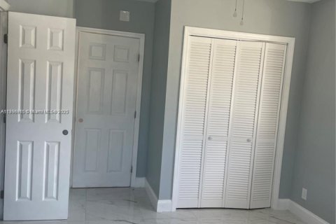 Propiedad comercial en venta en Miami, Florida, 178.37 m2 № 1951350 - foto 5