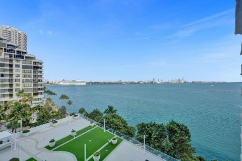 Condo in Miami, Florida, 2 bedrooms  № 1996032 - photo 29