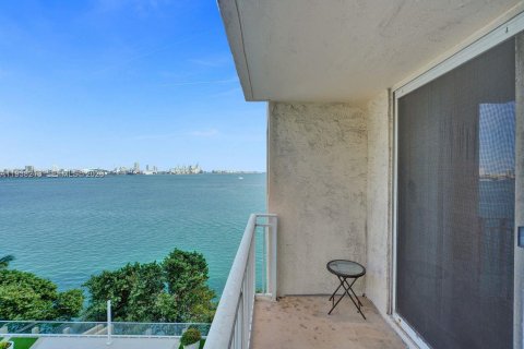 Condo in Miami, Florida, 2 bedrooms  № 1996032 - photo 28
