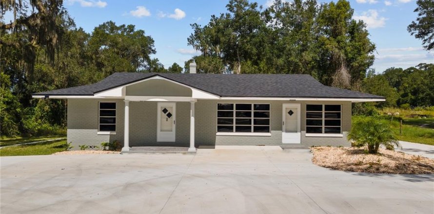 House in The Villages, Florida 3 bedrooms, 175.96 sq.m. № 795875