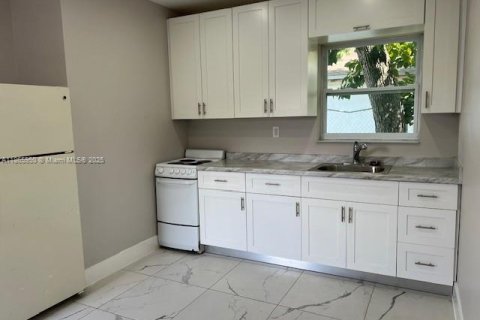 Apartment in Miami, Florida 2 bedrooms, 218.69 sq.m. № 2012573 - photo 17