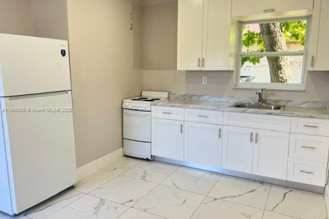 Apartment in Miami, Florida 2 bedrooms, 218.69 sq.m. № 2012573 - photo 5