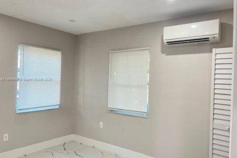 Apartment in Miami, Florida 2 bedrooms, 218.69 sq.m. № 2012573 - photo 13