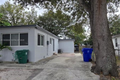 Снять в аренду виллу или дом в Майами, Флорида 3 спальни, 209.03м2, № 1966308 - фото 21