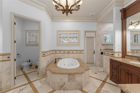 Купить виллу или дом в Уиндермир, Флорида 5 комнат, 395.95м2, № 1908520 - фото 22