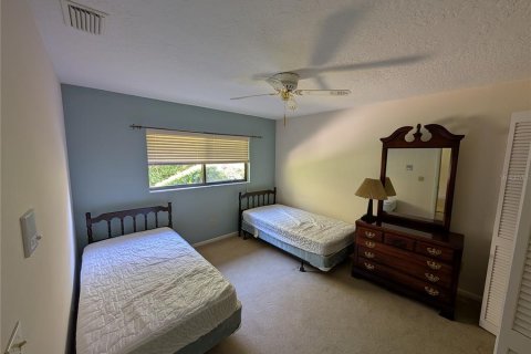 House in Tampa, Florida 4 bedrooms, 248.98 sq.m. № 1608962 - photo 11