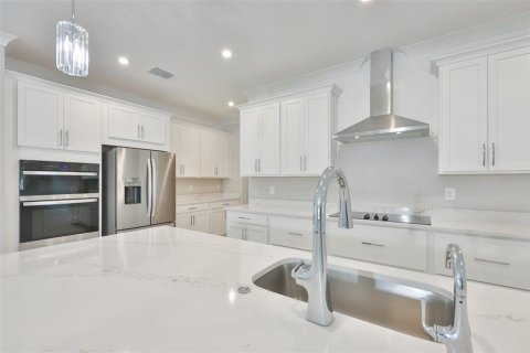 House in Parrish, Florida 4 bedrooms, 283.91 sq.m. № 2157659 - photo 13