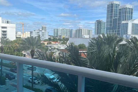 Copropriété à louer à Miami Beach, Floride: 1 chambre, 84.54 m2 № 1984214 - photo 3