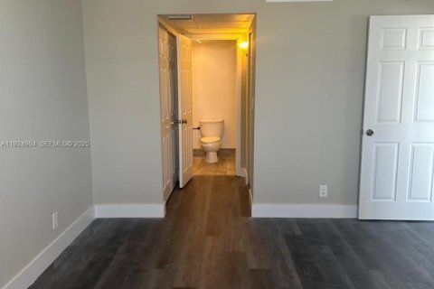 Copropriété à louer à Miami Beach, Floride: 1 chambre, 84.54 m2 № 1984214 - photo 15