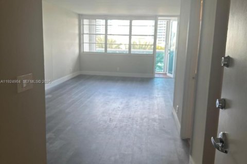 Copropriété à louer à Miami Beach, Floride: 1 chambre, 84.54 m2 № 1984214 - photo 6
