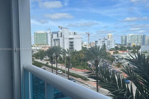 Copropriété à louer à Miami Beach, Floride: 1 chambre, 84.54 m2 № 1984214 - photo 2